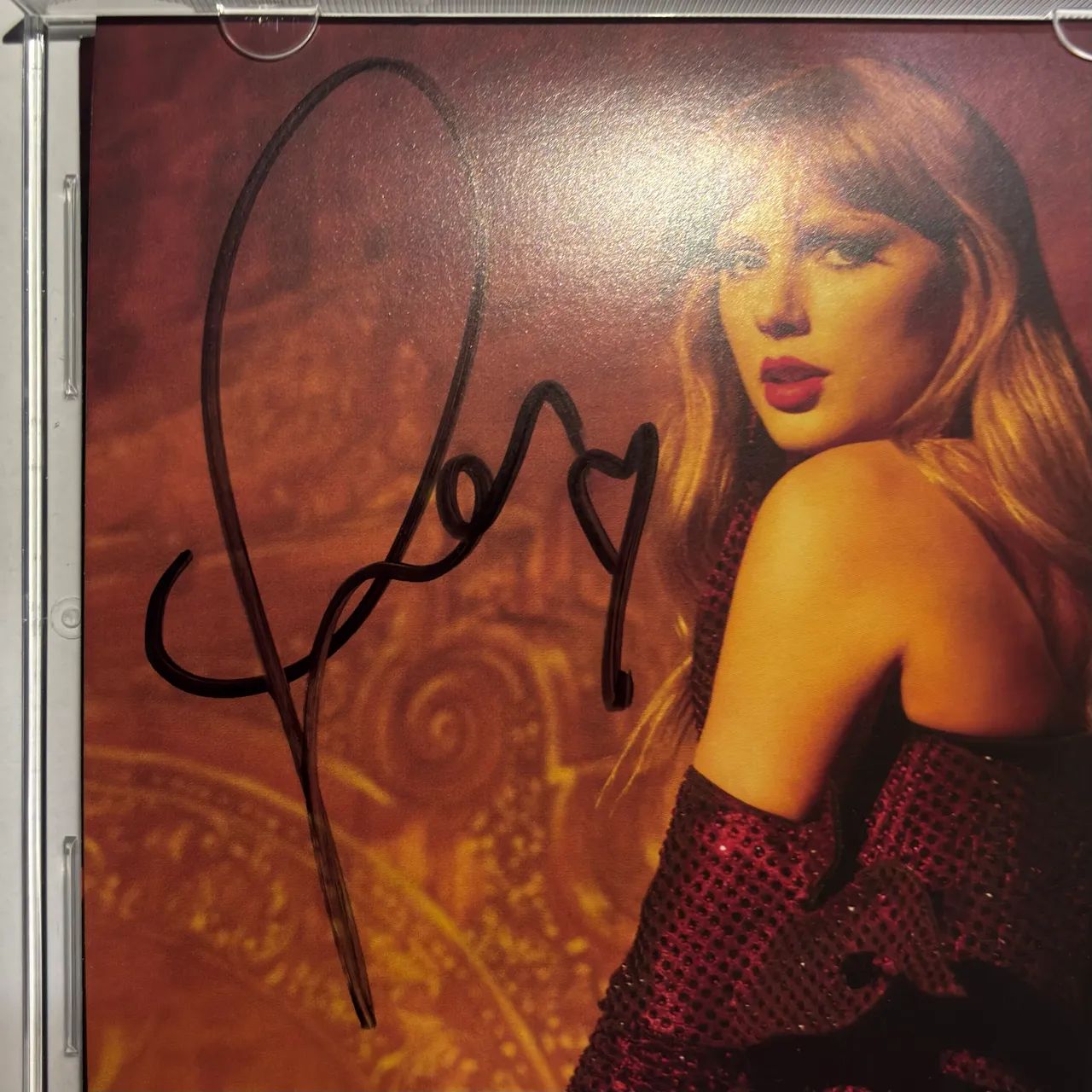CD Taylor Swift The Life Of A Showgirl + Hand Signed Photo 3