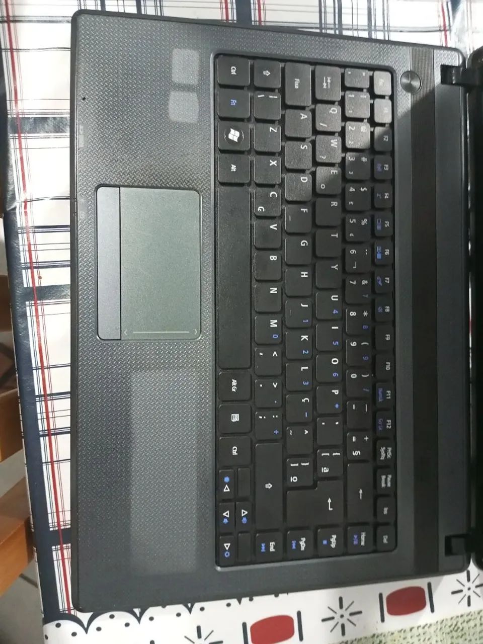 Notebook Acer i3 com 4gb memória, teclado novo, carregador original. - Foto 3