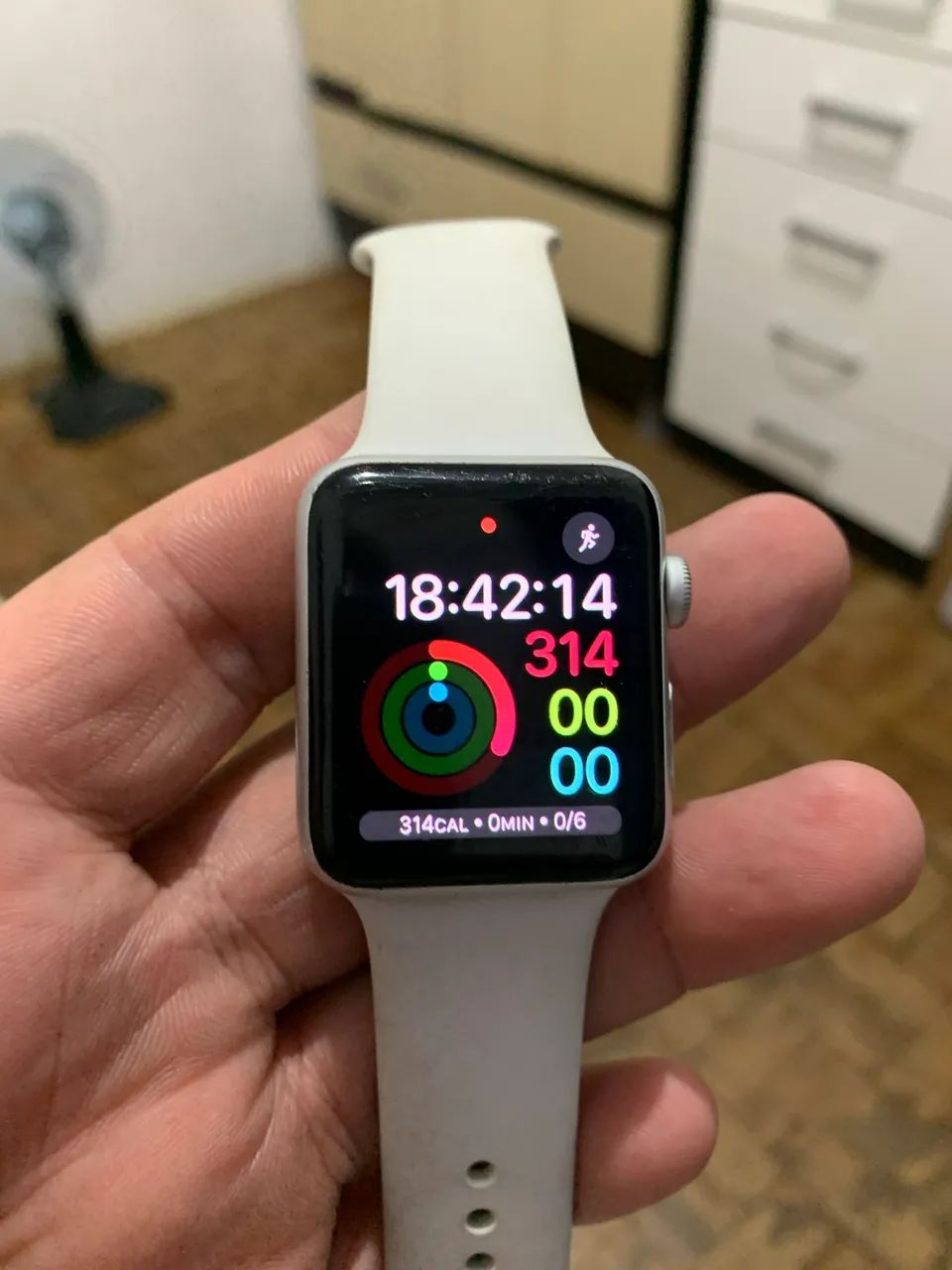 APPLE WATCH3 42mm wifiモデル【バッテリ98%】 Apple Watch 3 42mm - Smartwatches - Vila Horácio Tulli, Campinas