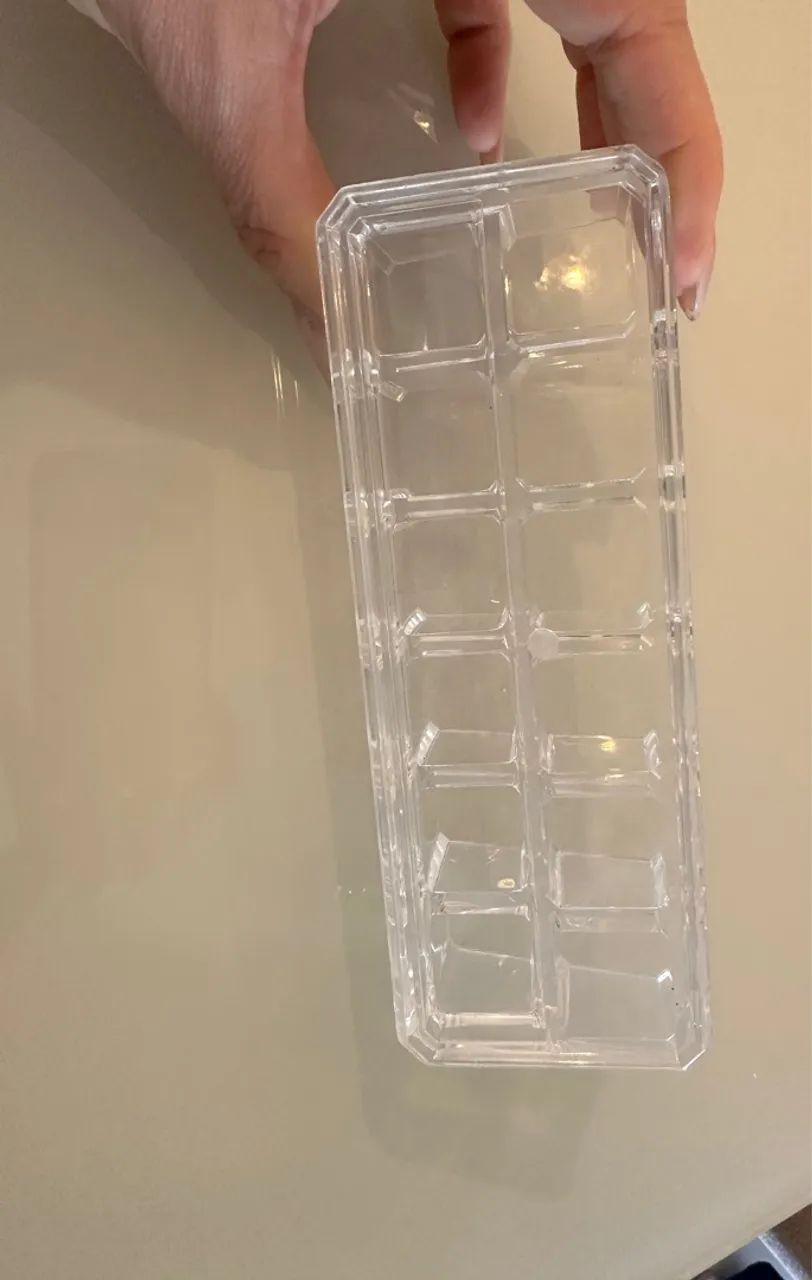 Porta batons em acrílico 