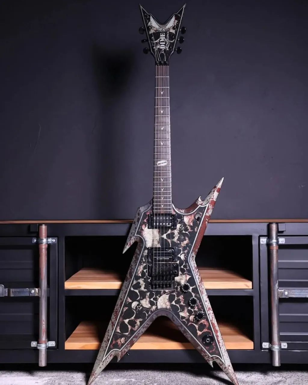 Guitarra Dean Razorback Dimebag Skulls