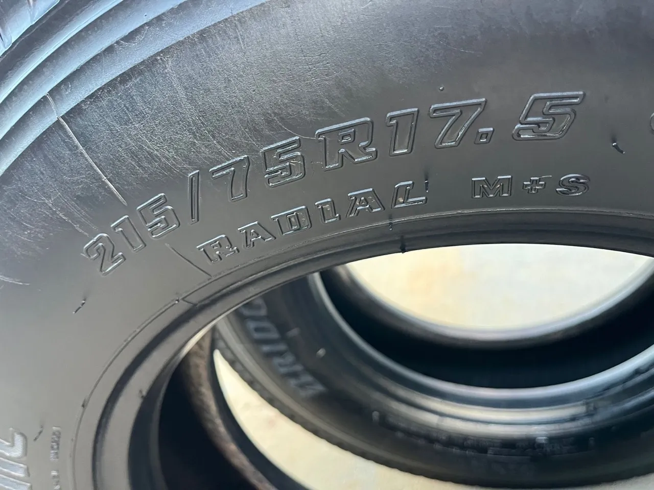 Pneu de caminhão Aro 17.5