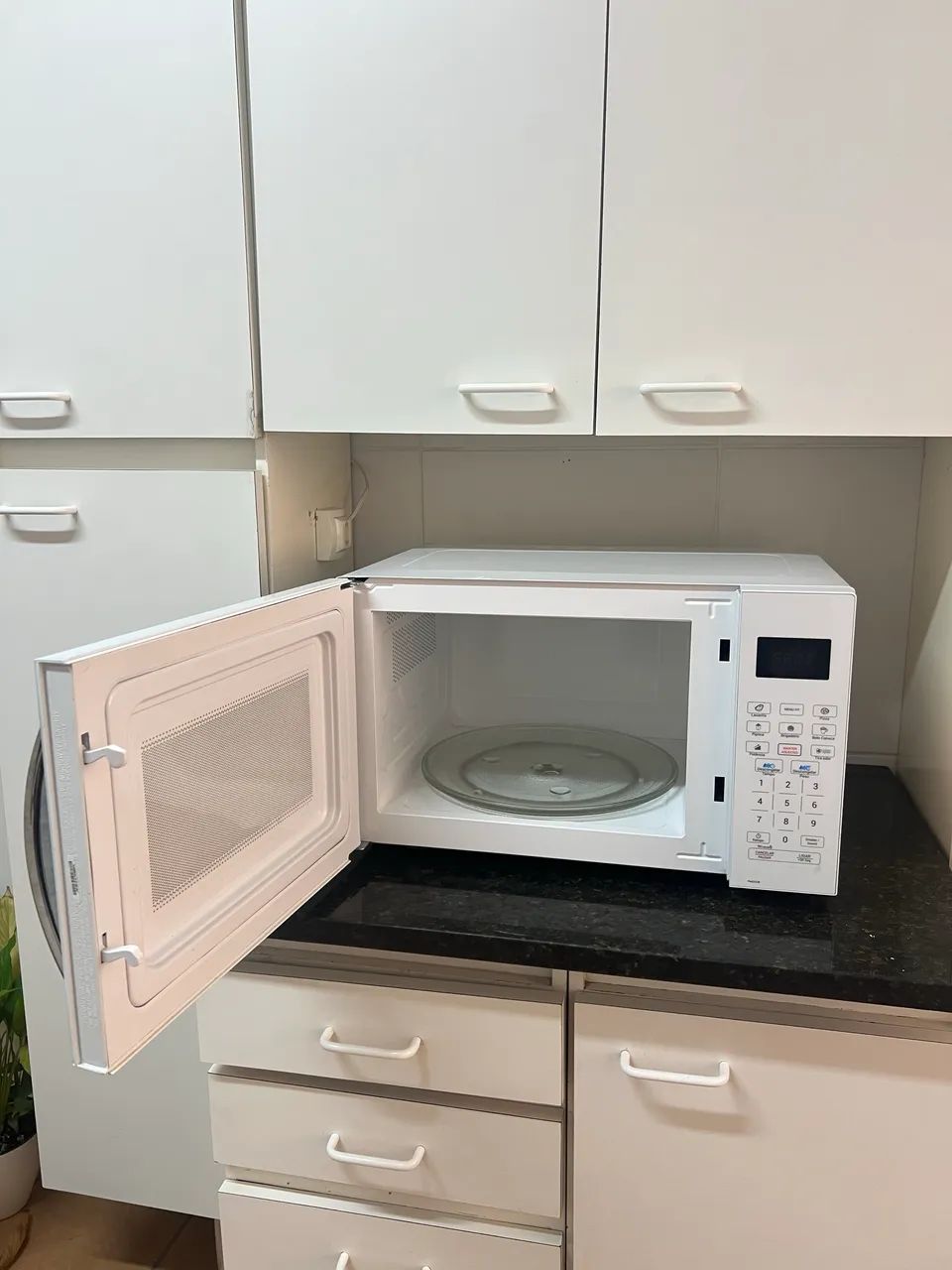 Micro-ondas Philco 32 Litros 120V Branco - Perfeito Estado - Foto 2