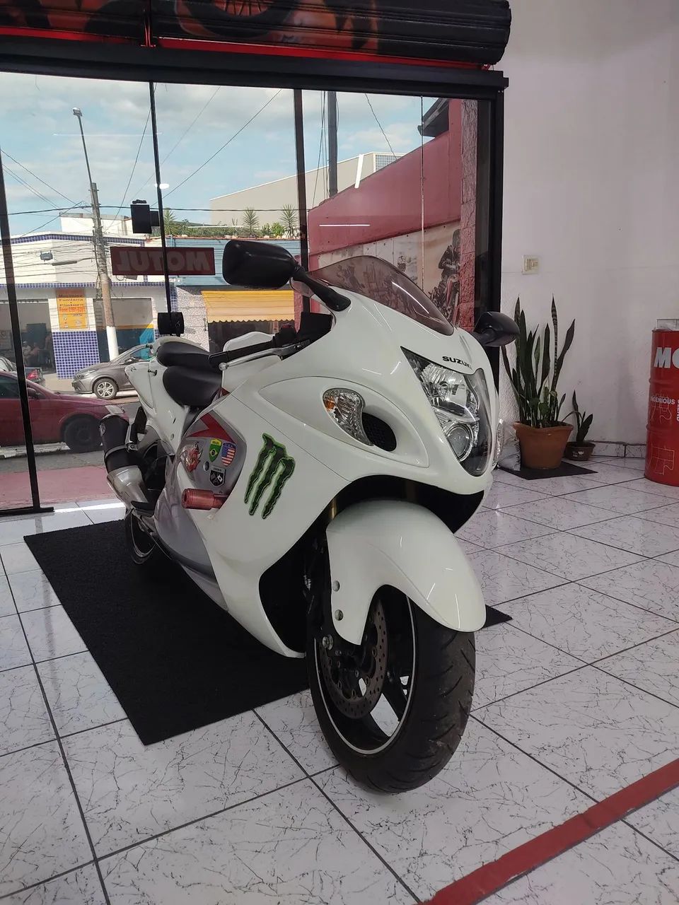 GSX 1300r Hayabusa 2009 - 5.200km
