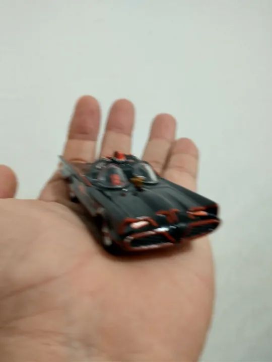 Miniatura Batmóvel (Batmobile) Série de TV anos 60 - 1/50 - Hot Wheels - LOOSE - Foto 2