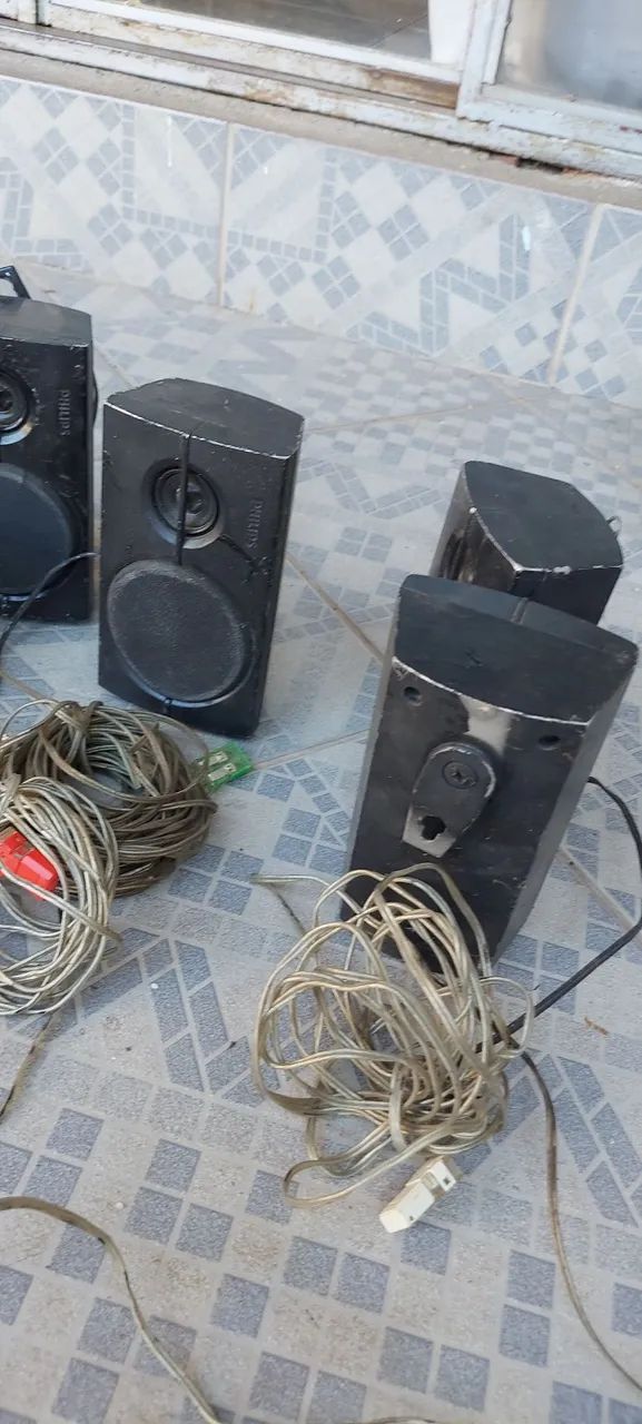 Caixinhas de som Philips  - Foto 2