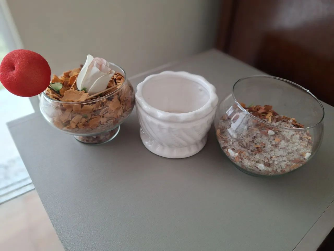 3 cachepôs de vidro e porcelana - Foto 3