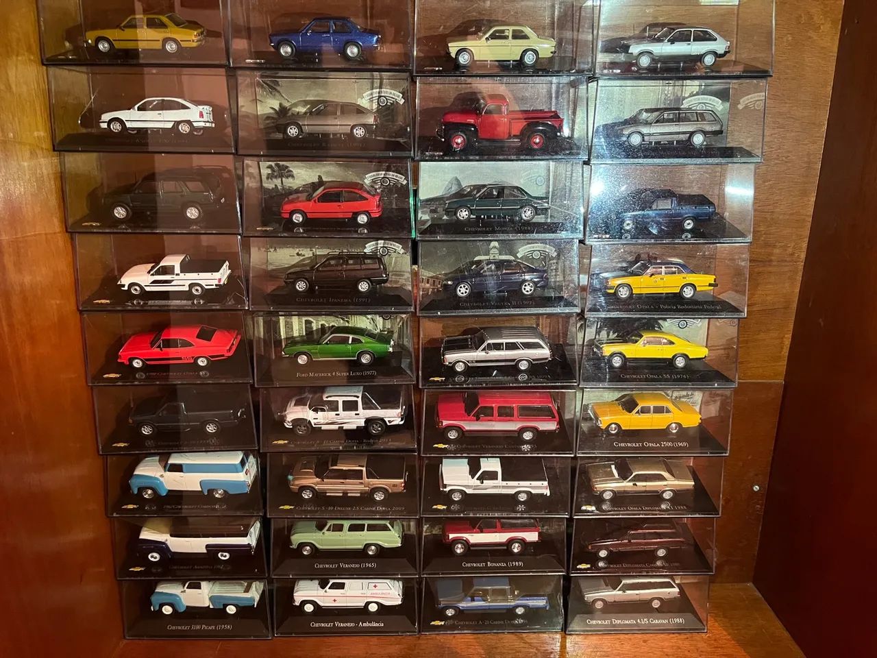 Coleção de carrinhos escala 1:43