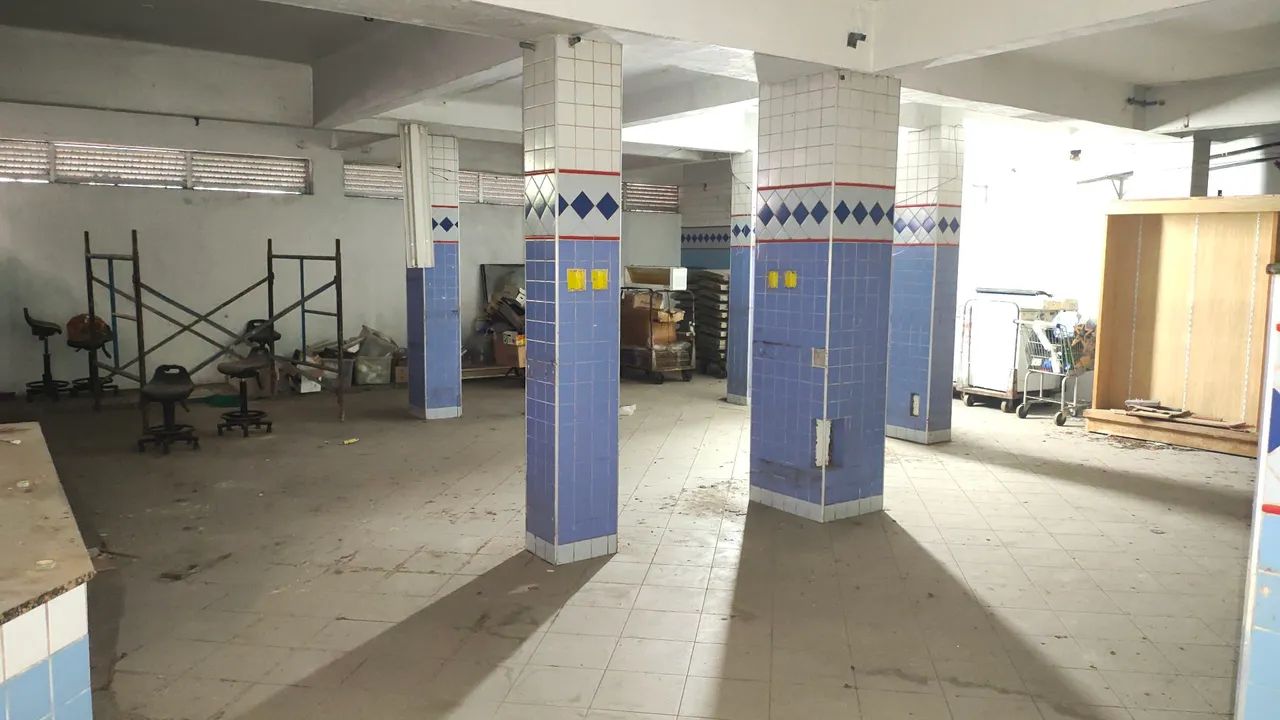 Loja com 800m2 em Icaraí, Niterói. Temos outras menores.