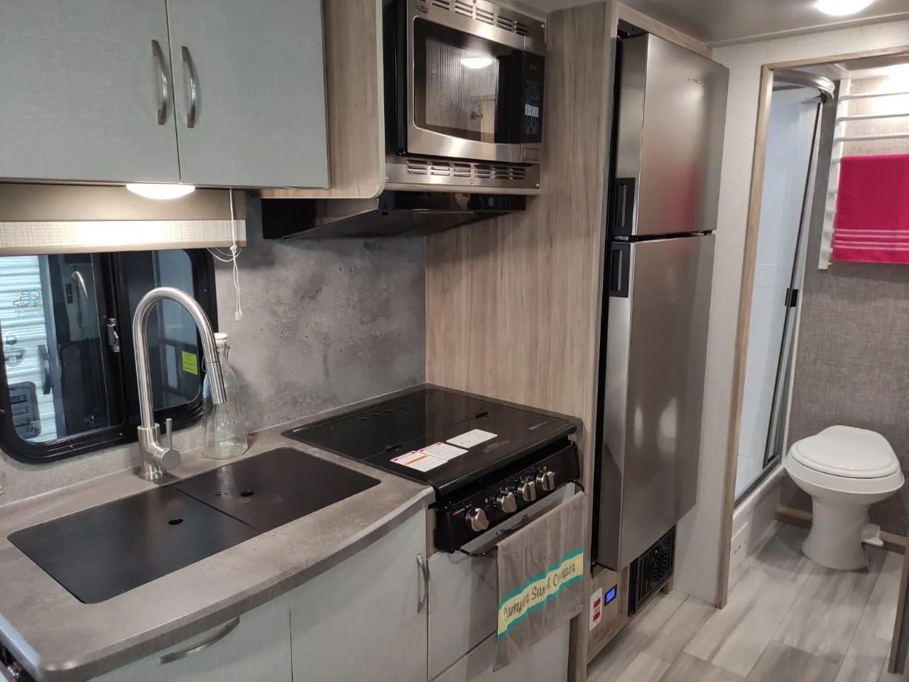 Trailer Winnebago 2106 com 1.000 km  - Foto 6