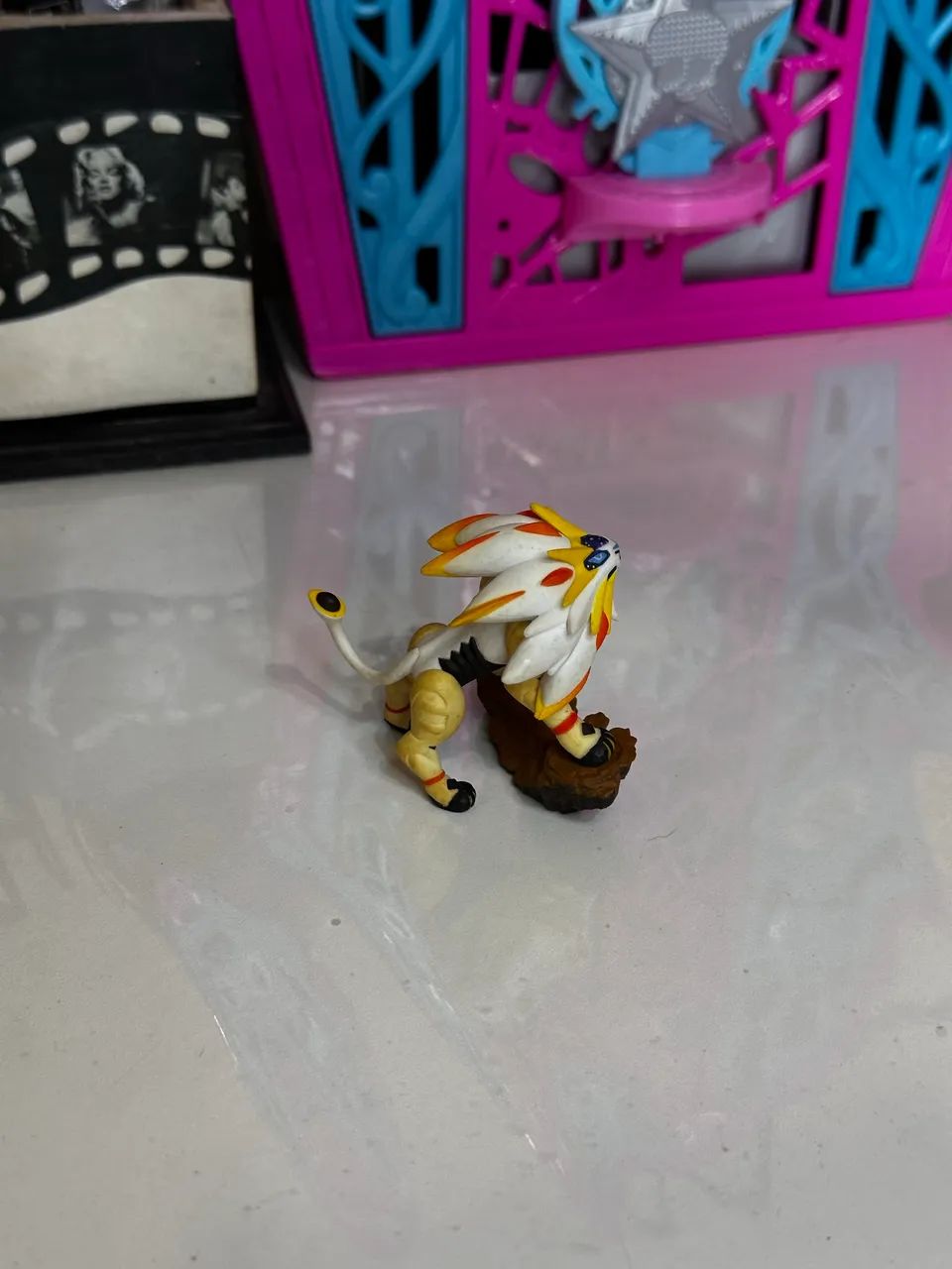 Pokémon Lendário Solgaleo - Foto 2