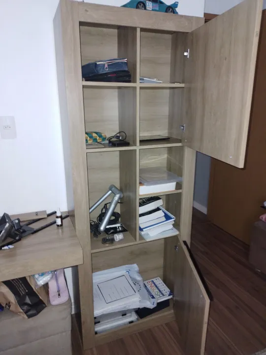 Escrivaninha com Armários e gaveteiro