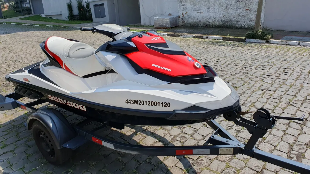 Jet Skie Sea-Doo GTS 130 com apenas 155 horas uso