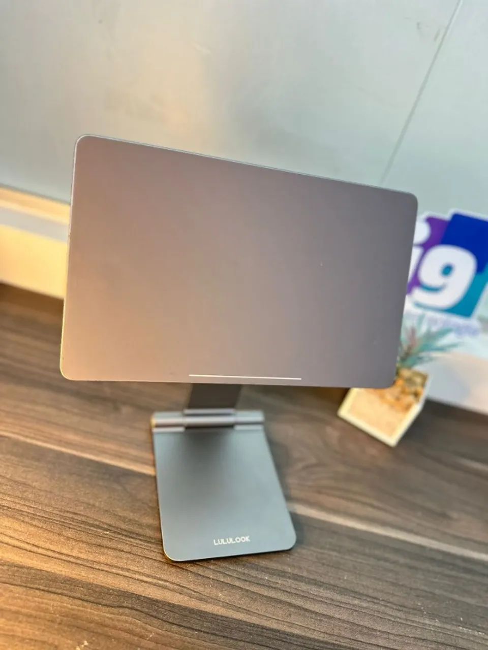 Suporte LULULOOK Magnético para iPad   Compatível com iPad 12.9 e 13 Polegadas   Seminovo  - Foto 3