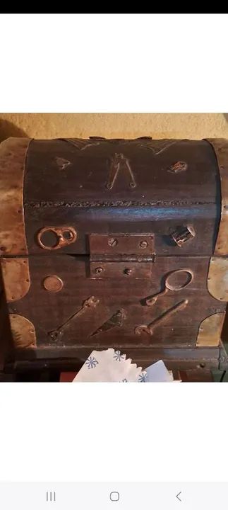 Antigo Baú em Madeira - Foto 3