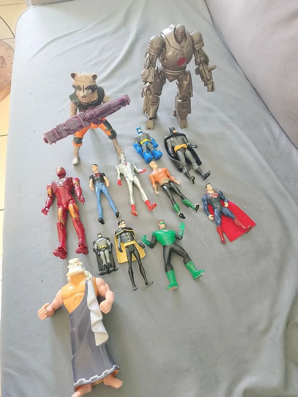 Coleção de Action Figures de Super Heróis