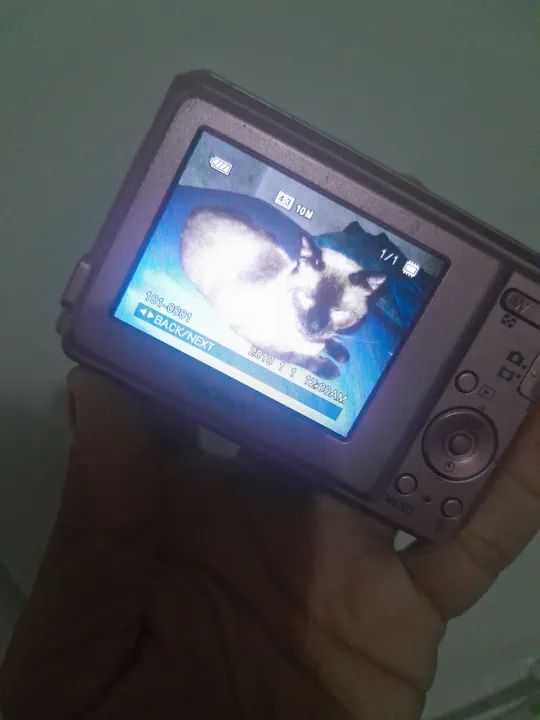 Câmera Digital Sony Cyber-shot 10.1 Megapixels - Foto 2