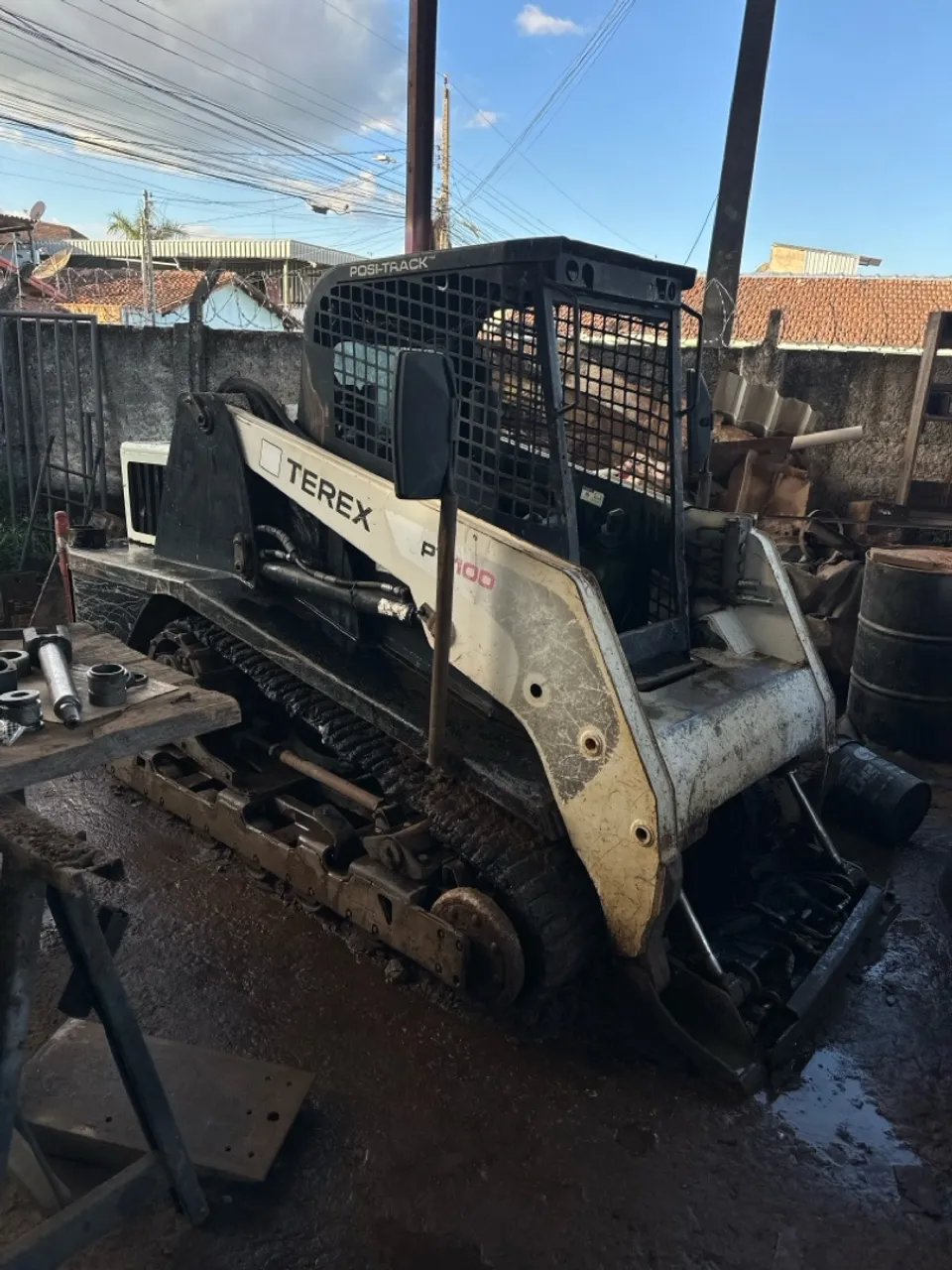 Mini Carregadeira Terex PT100 Posi-Track