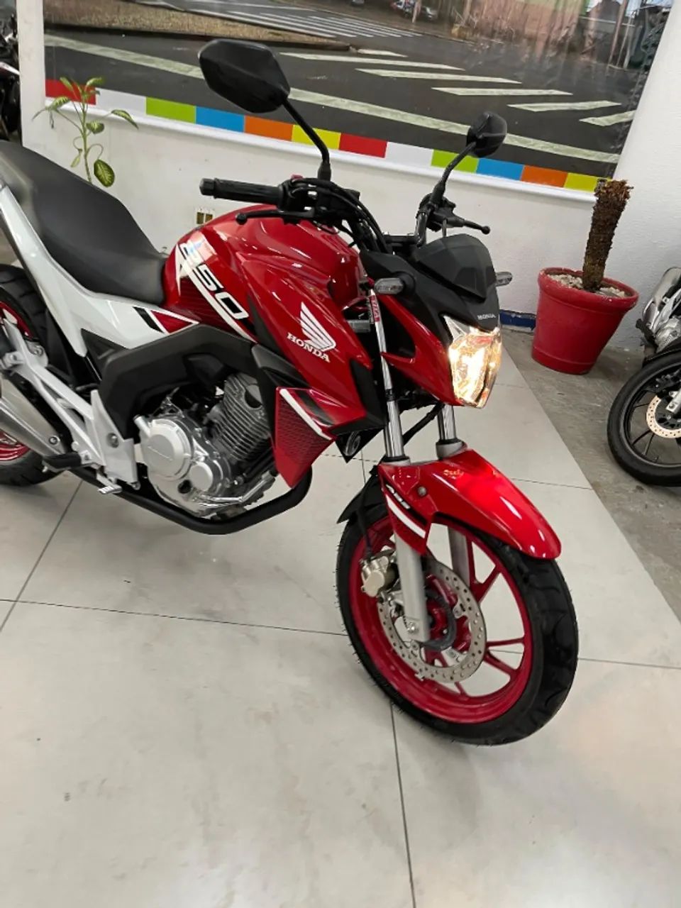 Honda CB 250F Twister 2022 / 17.520 KM - Foto 3