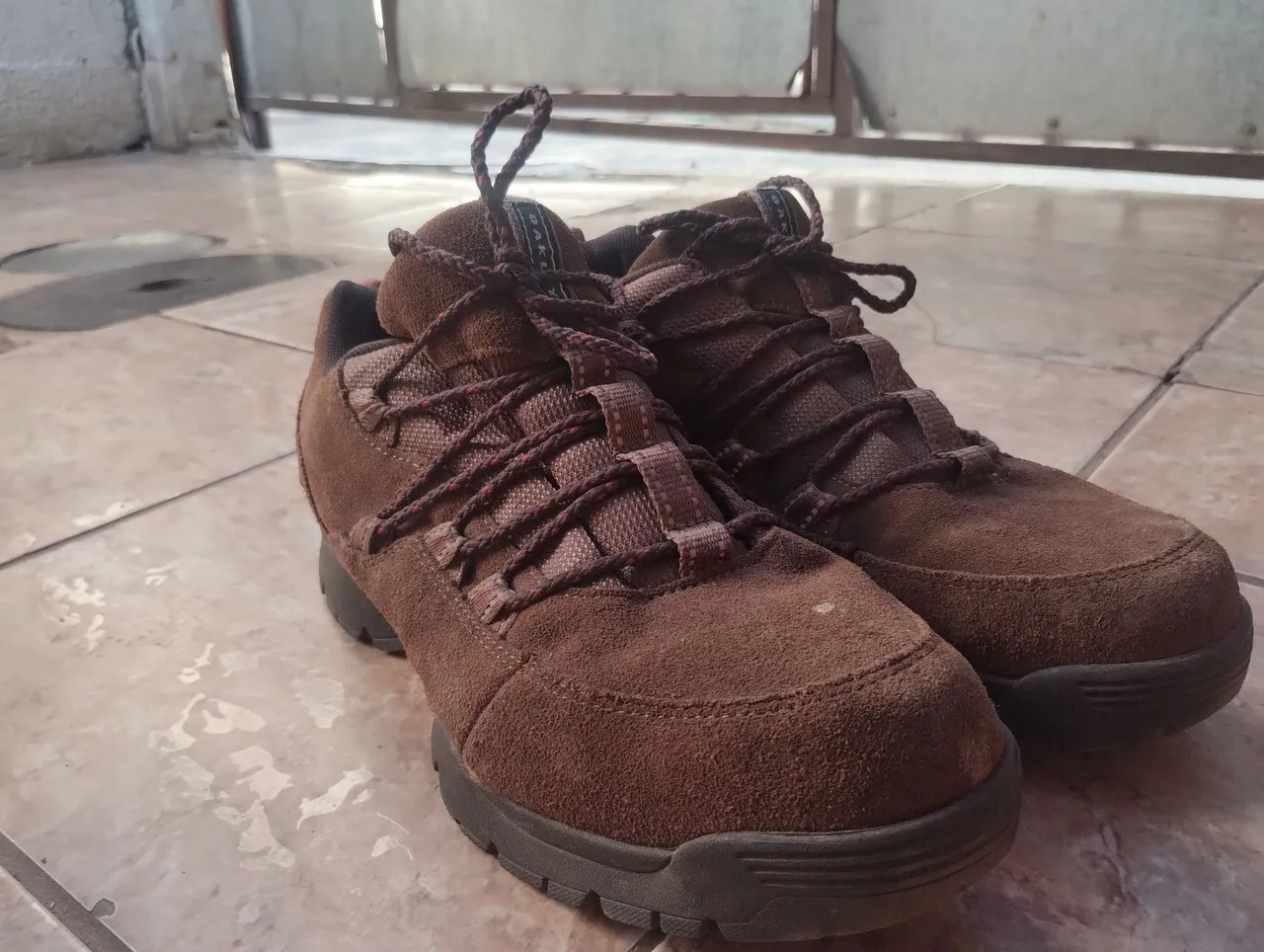 Botas de couro marrom