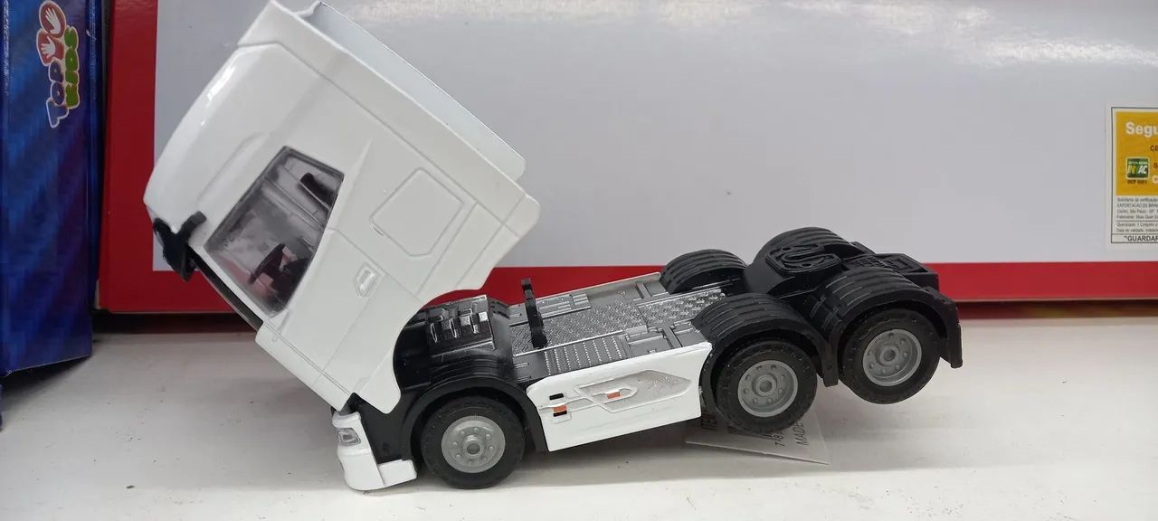 Caminh ão DAF em escala 1/32 - Foto 2