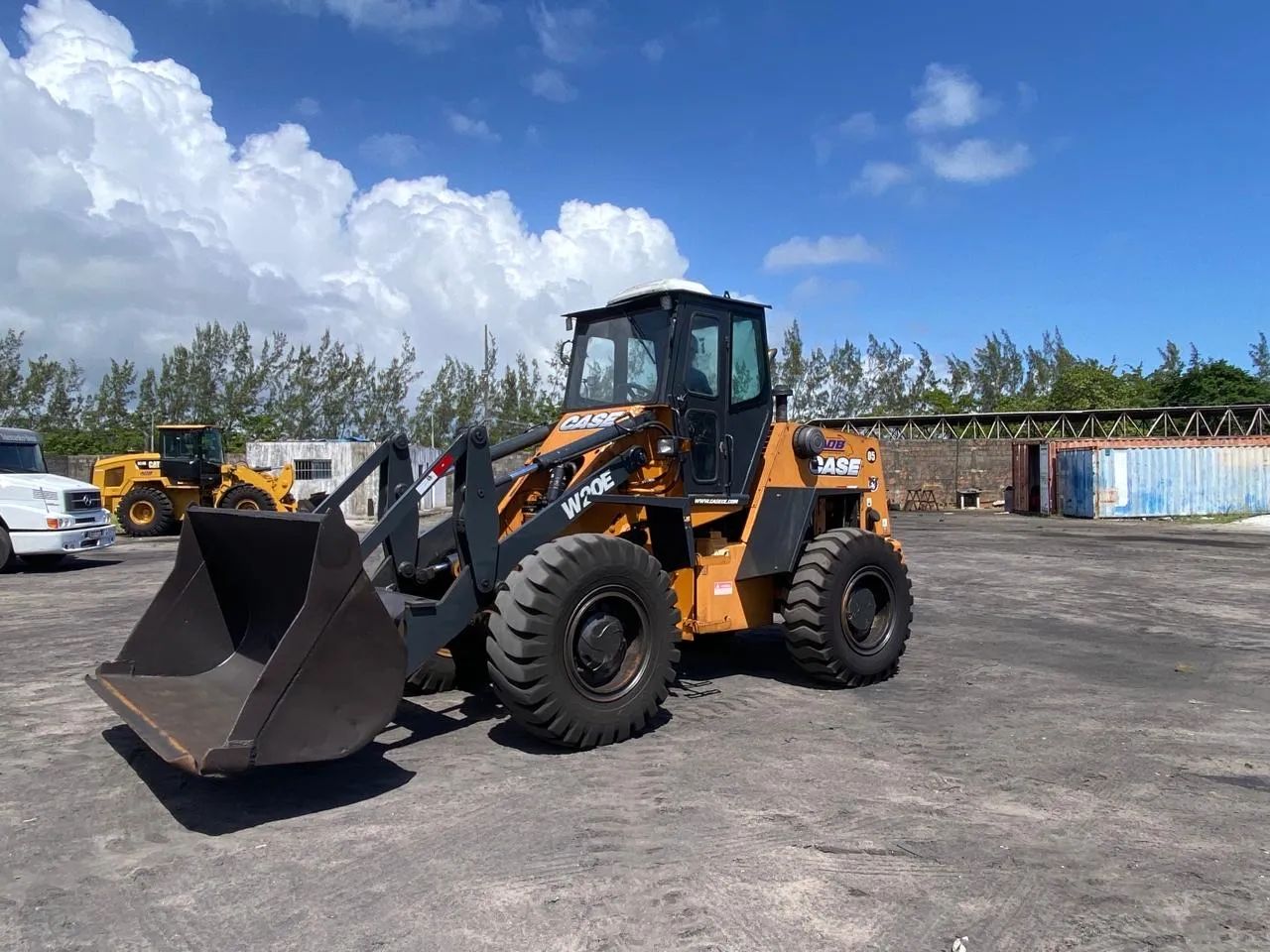 Case W20e, ano 2006 - único dono 