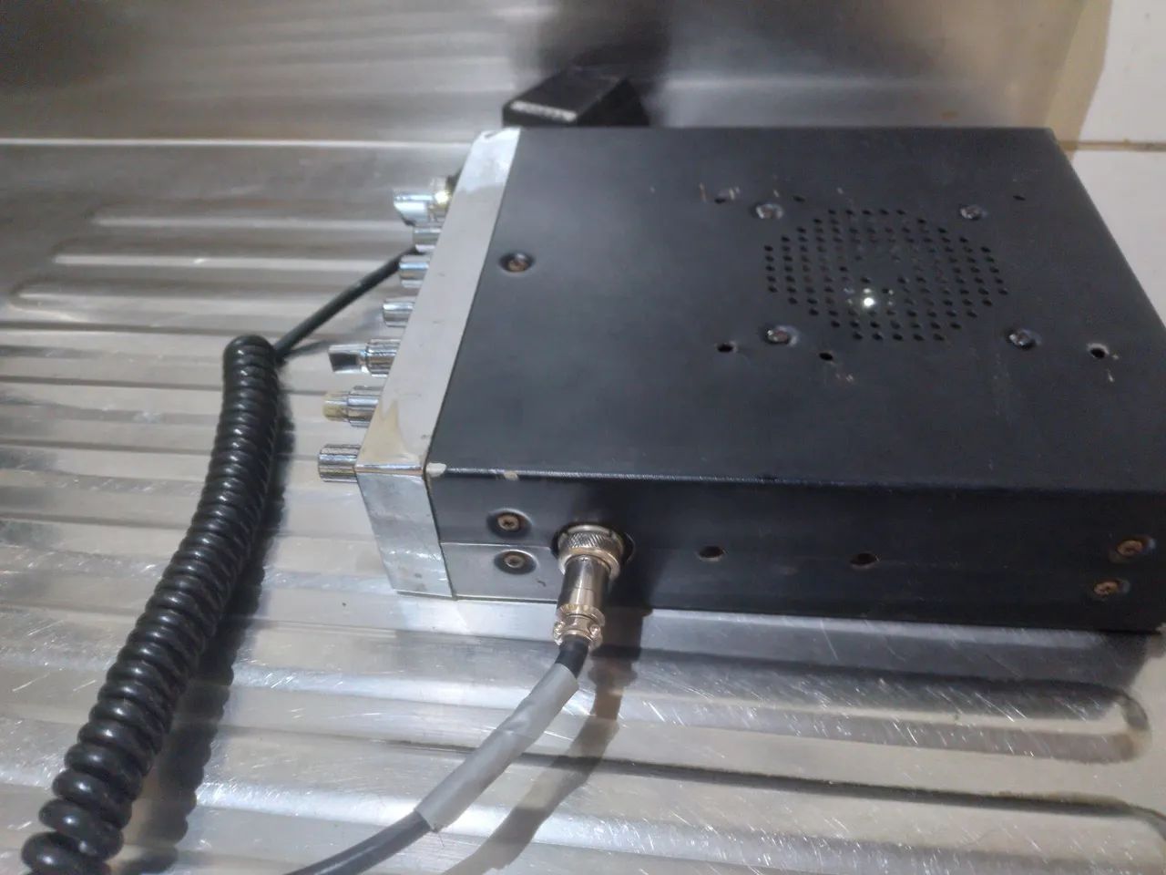 kit 2 Rádio px Cobra funcionando somente auto falantes defeito pode usar saída pa - Foto 3