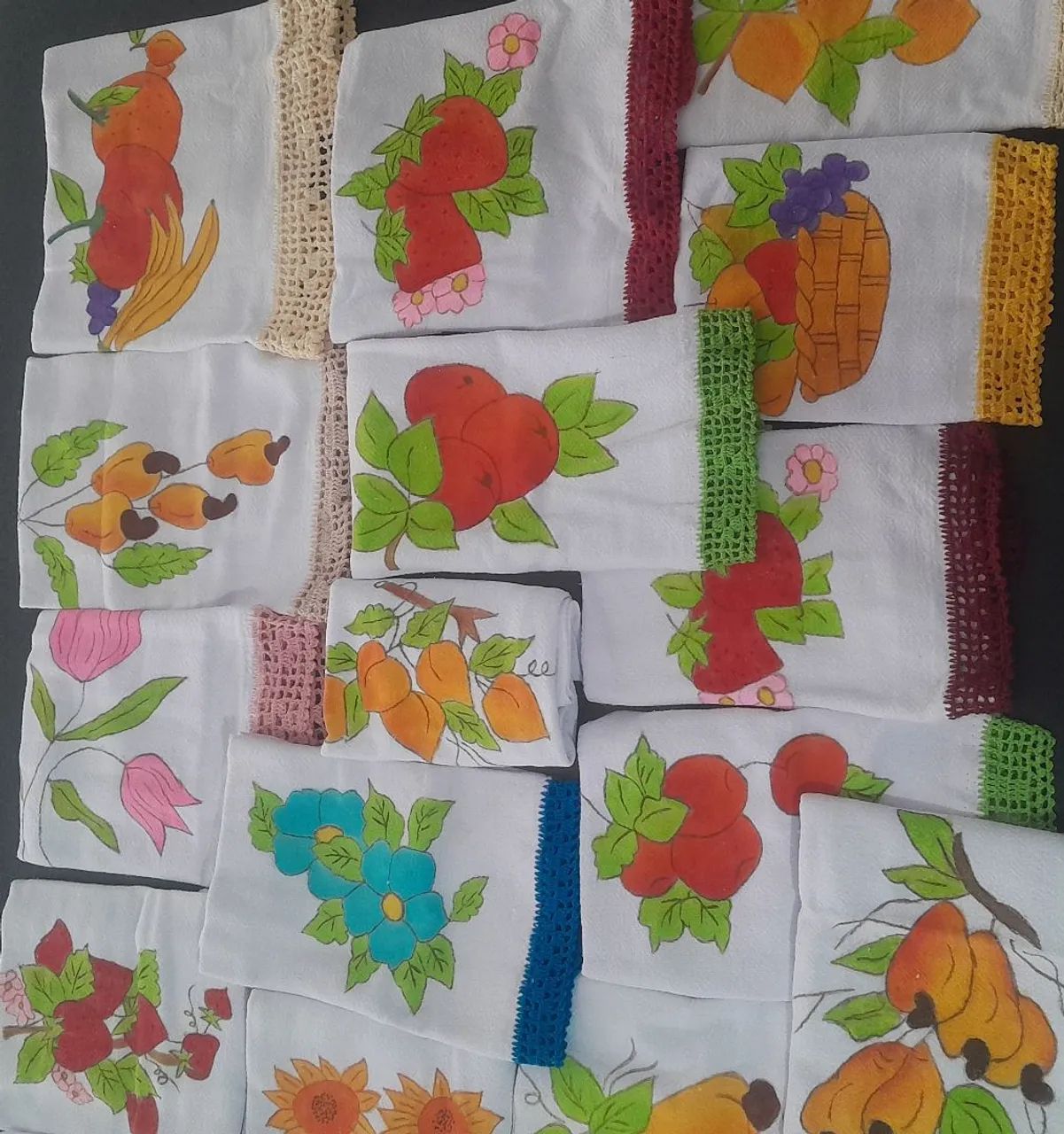 Panos de prato artesanais em tecido 100% algodão, pintados à mão com bainhas de crochê - Foto 3