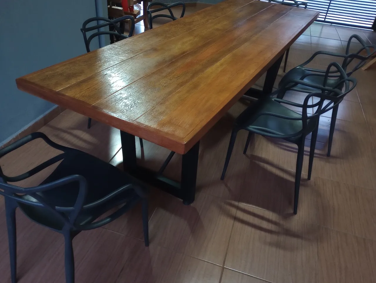 Mesa com 6 cadeiras