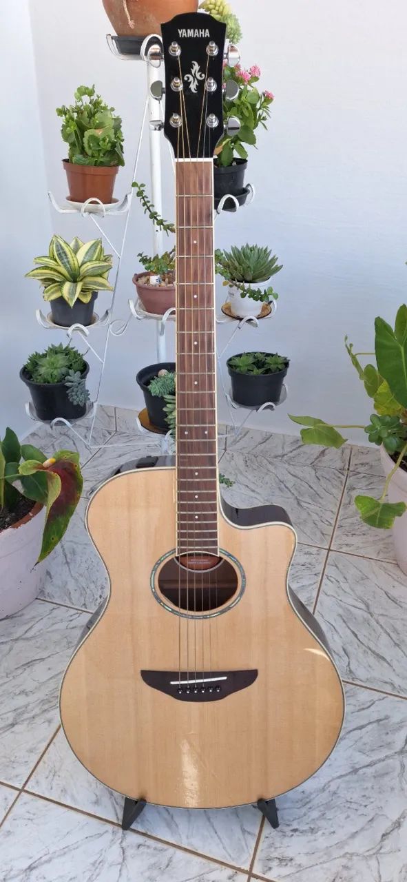 Violão Yamaha APX 600