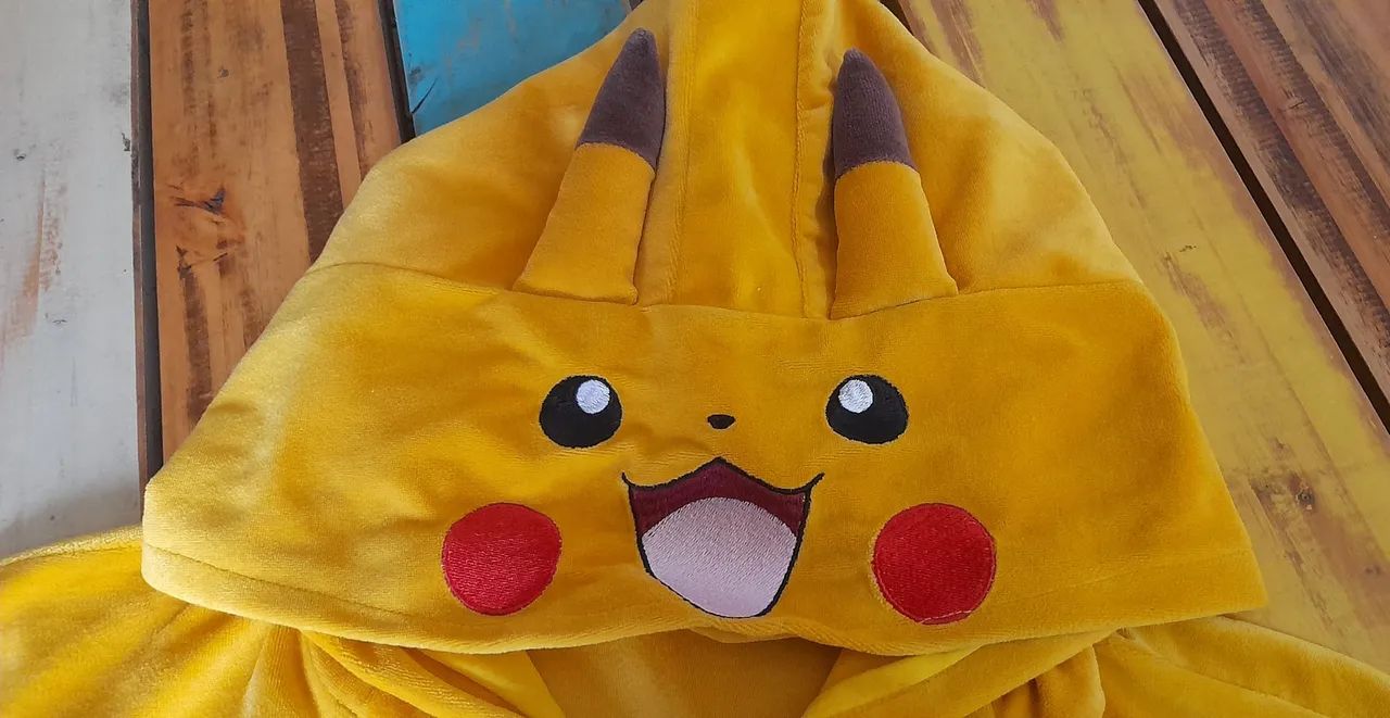 Kigurume Pikachu e pantufa - Foto 4