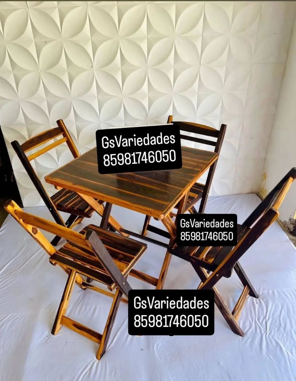 Mesa Dobrável Com 4 Cadeiras Envernizada  - Foto 2
