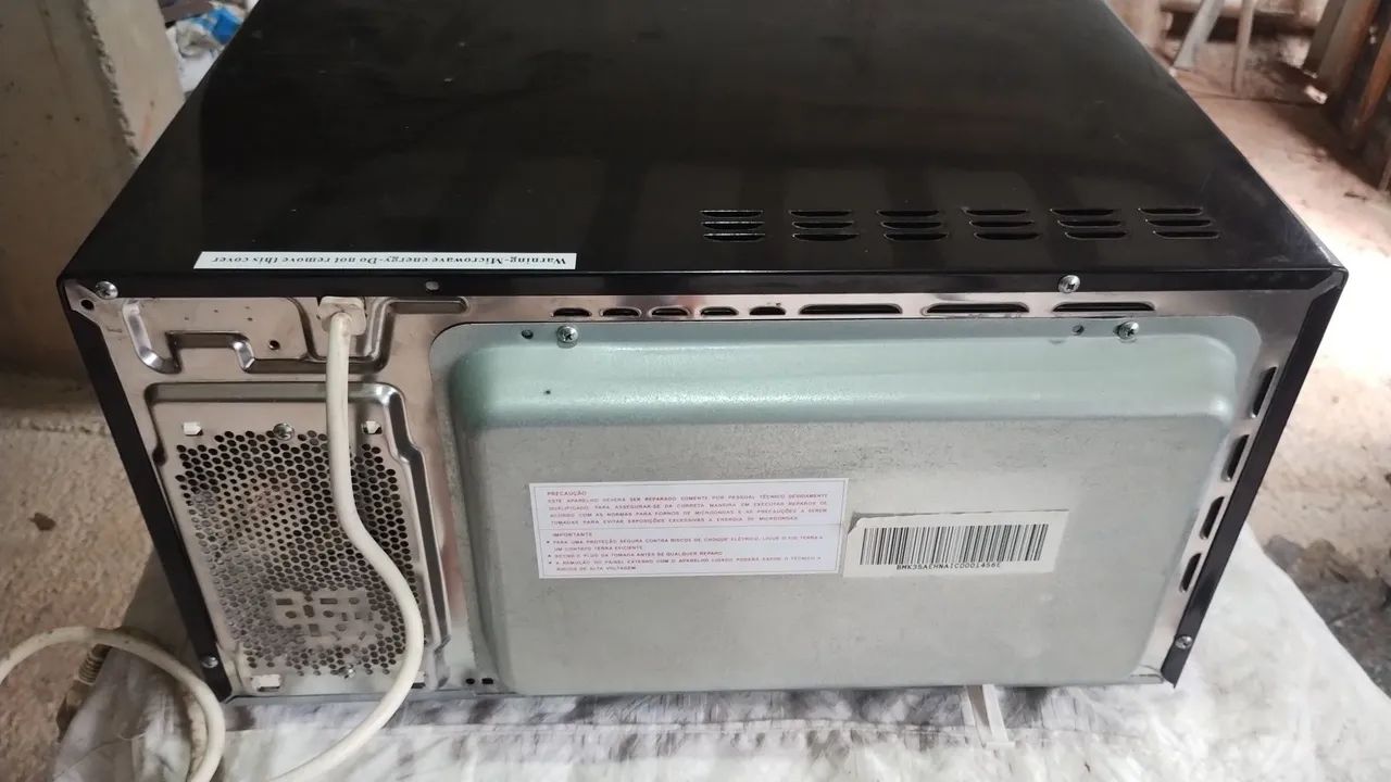 Microondas preto Brastemp 30 litros - Foto 4
