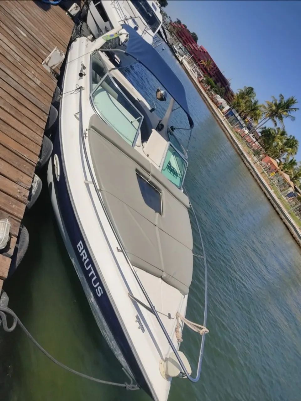 Lancha HD - 26 pés - Cabinada com banheiro - Foto 2