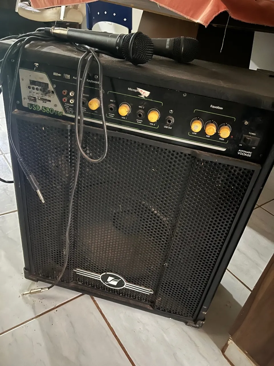 Caixa Amplificada USB 580FM + 2 Microfones
