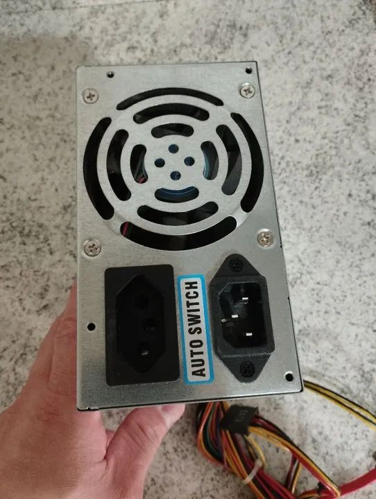 Fonte Nominal Sti Modelo: Sl-8220btx(n) Auto Switch 24 Pinos 185w Sata