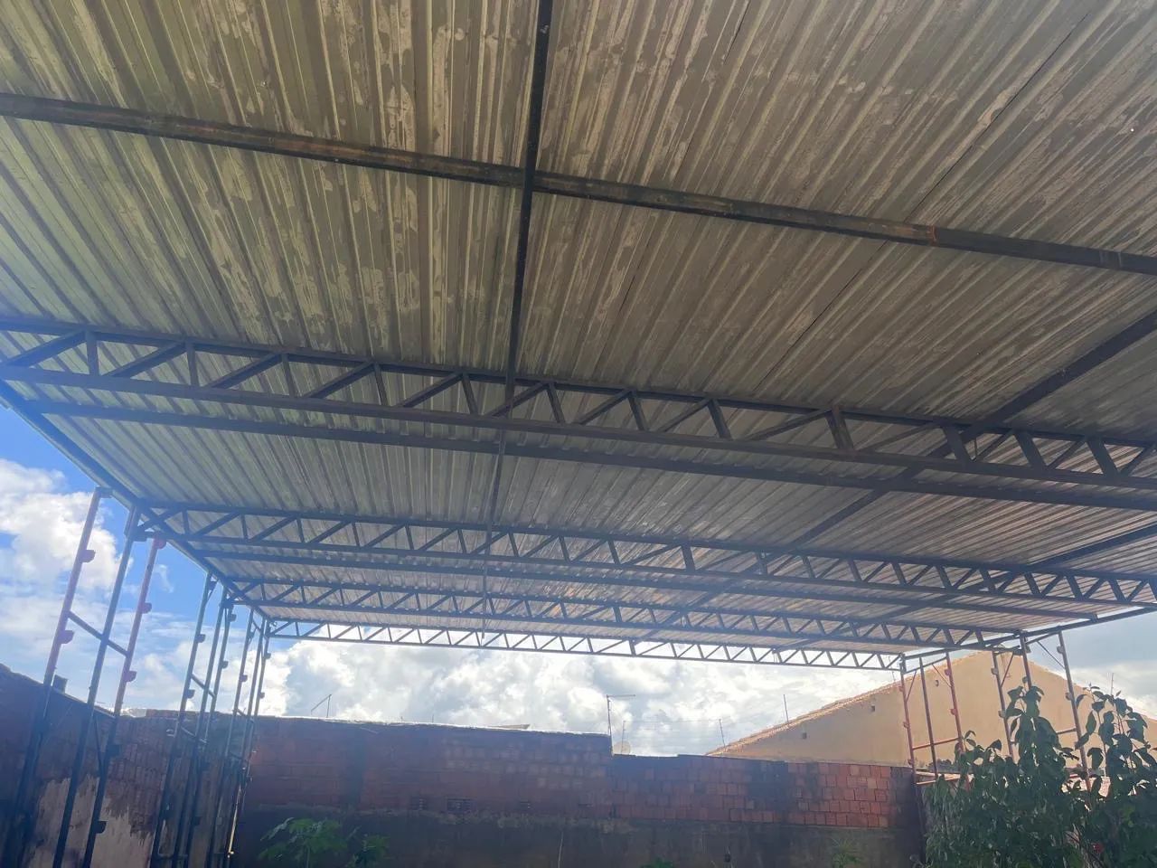 Galpão - Vendo Estrutura de Galpão 14x14 metros 