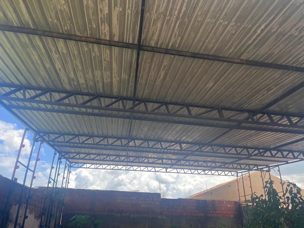 Galpão - Vendo Estrutura de Galpão 14x14 metros