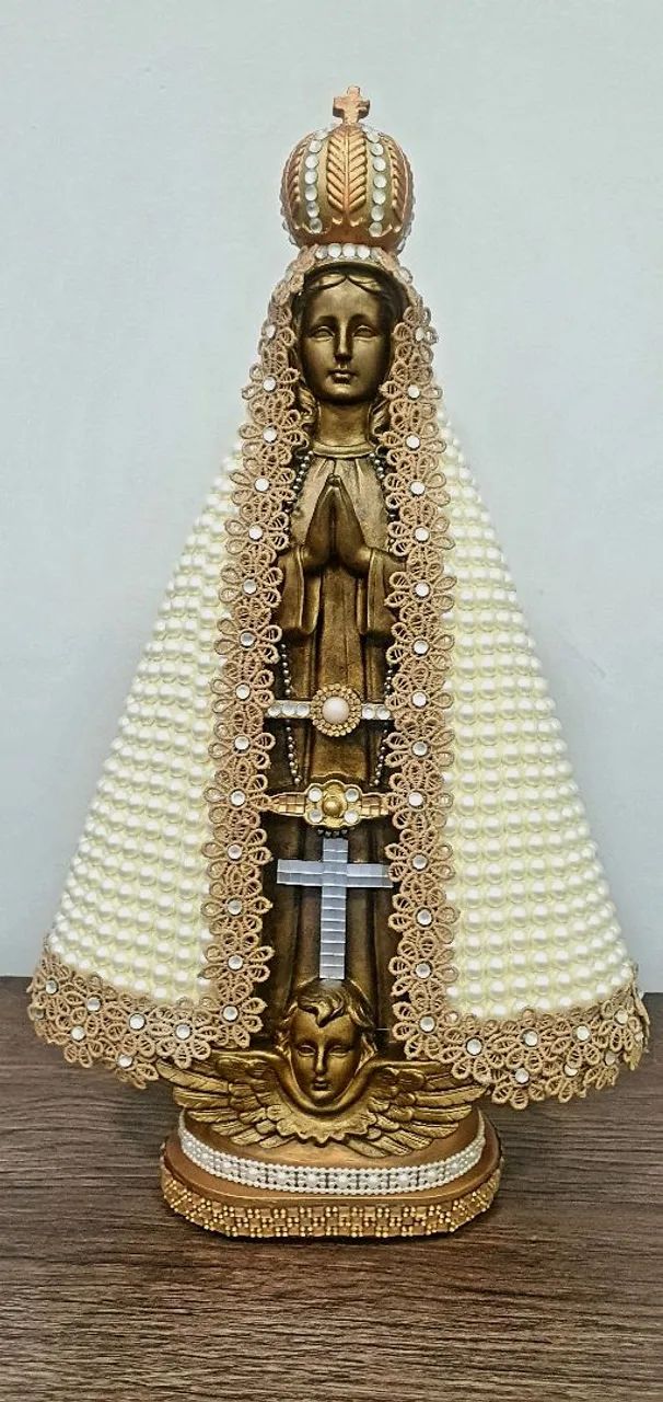  Imagem Nossa Senhora Aparecida com 40cm, meia pérola, guipir, strass- FINO ACABAMENTO 