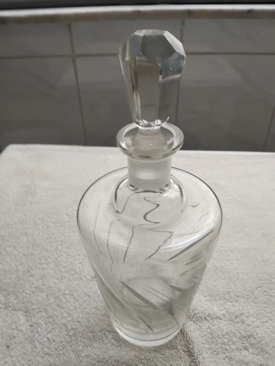 Decantador de cristal com design elegante