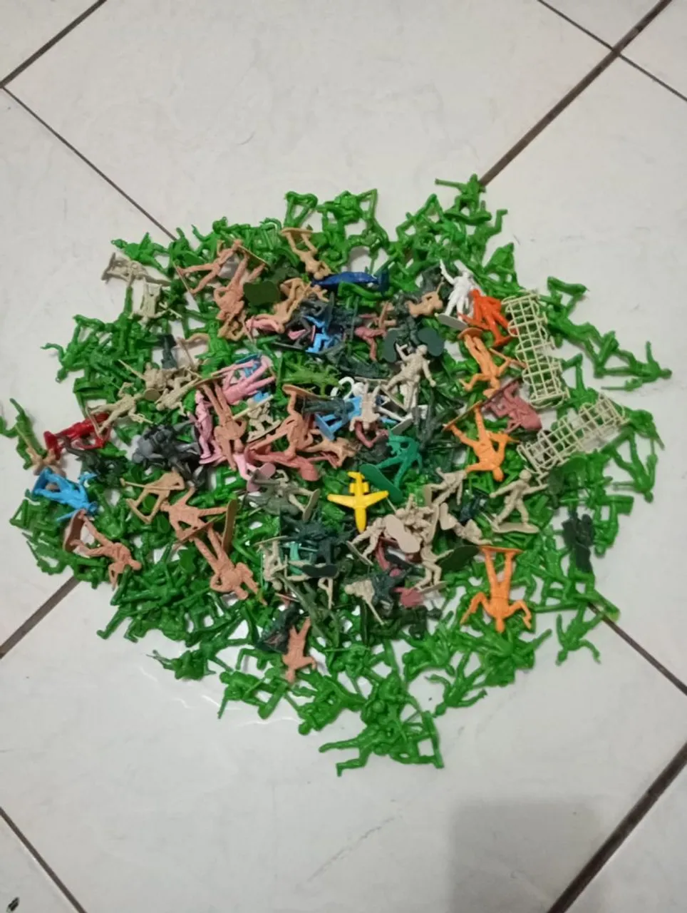 300 Soldadinhos de Plástico