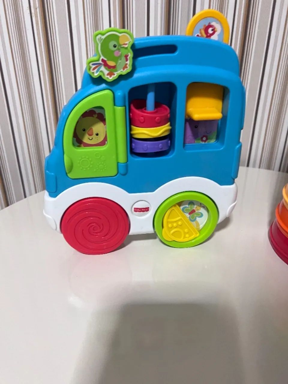 Onibus didático da Fisher Price . Para bebes a partir de 6 meses