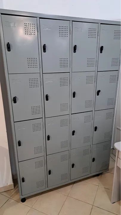 MB Armário de Aço com 16 lugares 