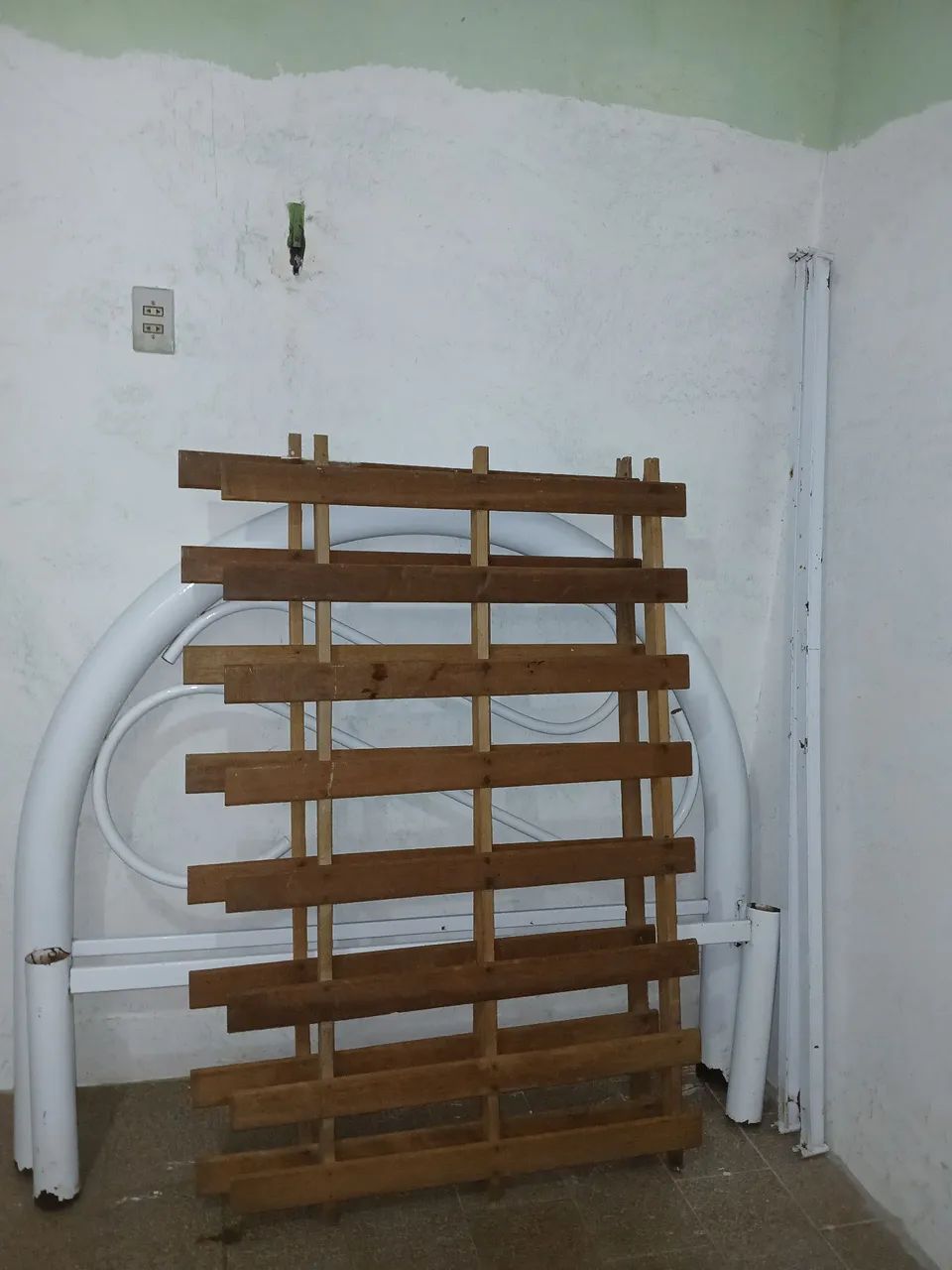 Cama de casal de ferro completa .Sem colchão. Não faço entrega. - Foto 4