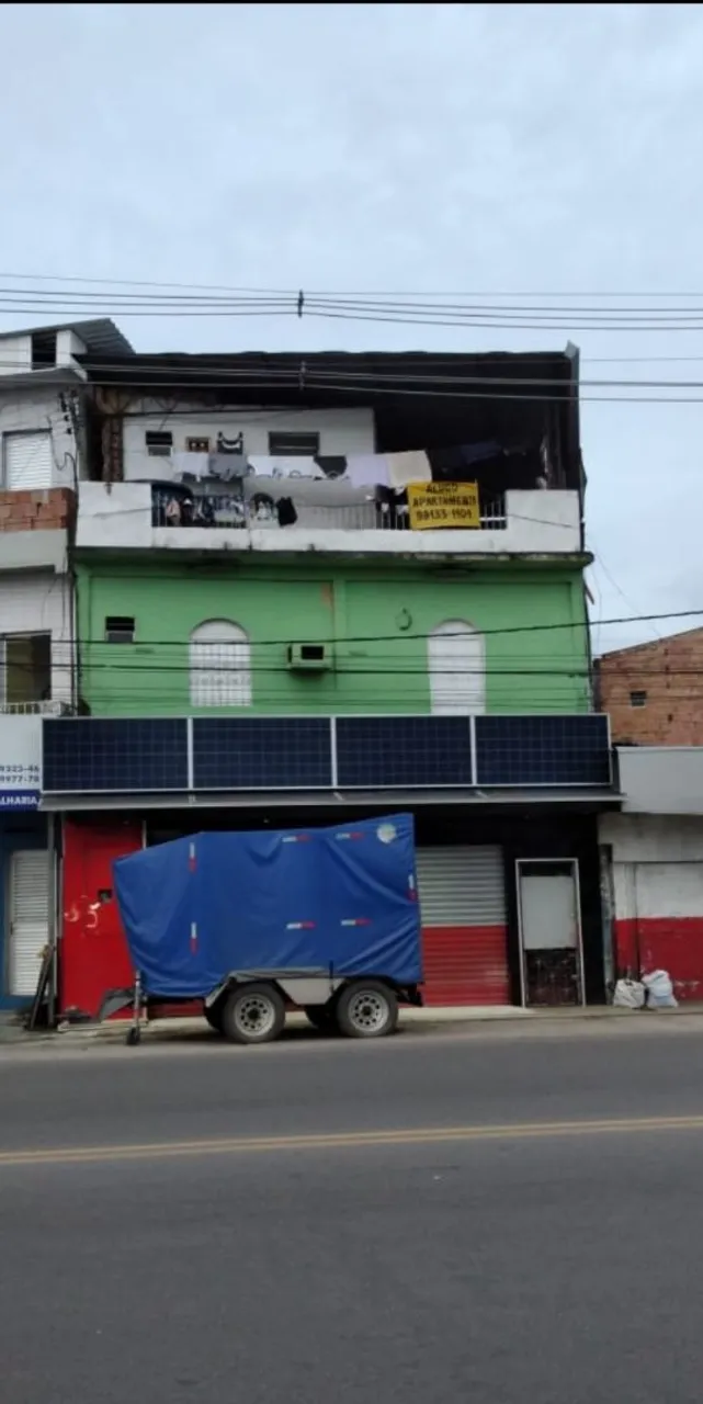 Prédio com 10 kitnets, 1 ponto comercial e 1 casa no Conj. Ajuricaba
