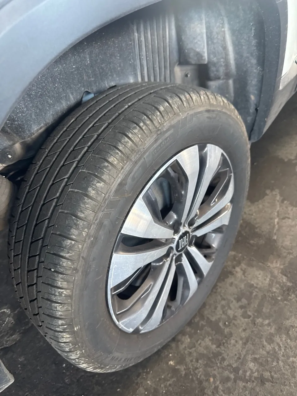 2 Pneu 225/60 R 18 - usado