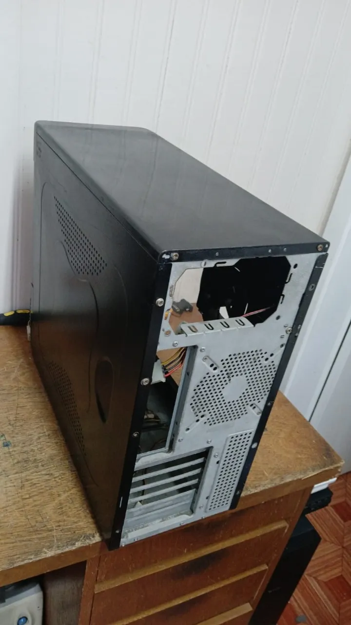 Gabinete PC antigo gamer