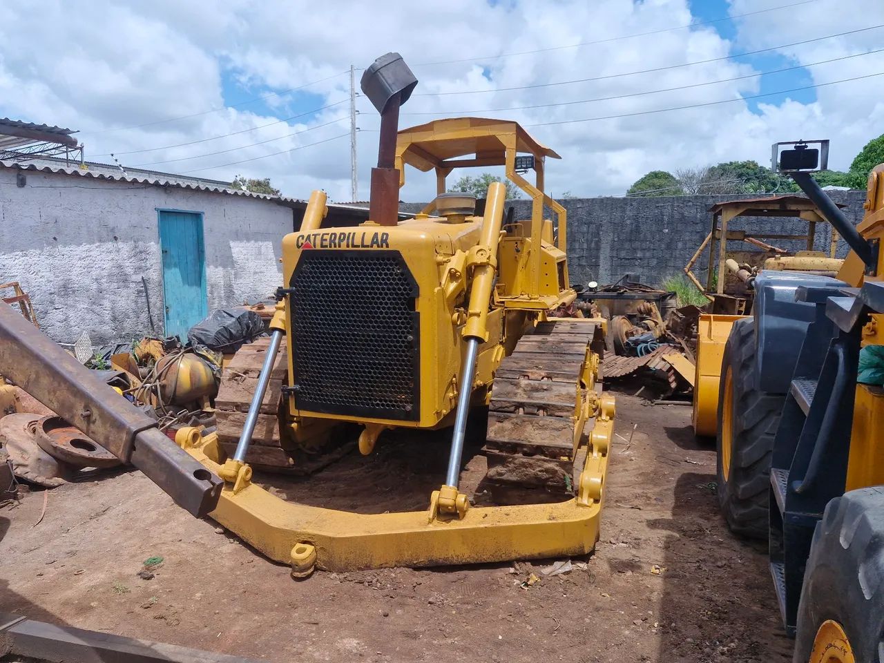 Trator de esteiras D6D PS Cartepillar, em excelente estado de conservação. 