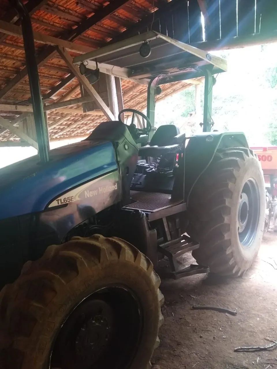 Trator New Holland TL65E ano 2004 - Foto 2