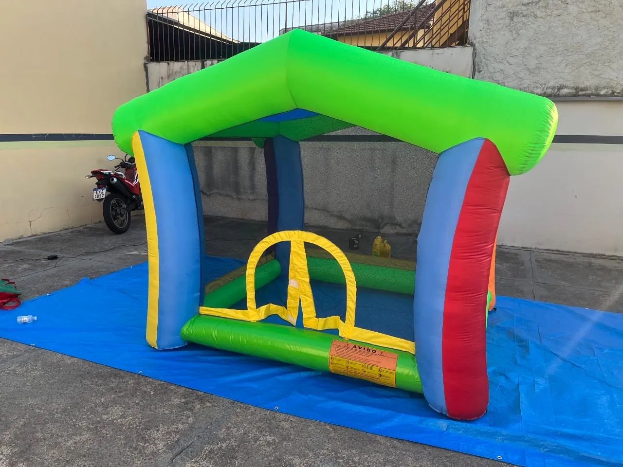 Piscina de bolinha inflável 